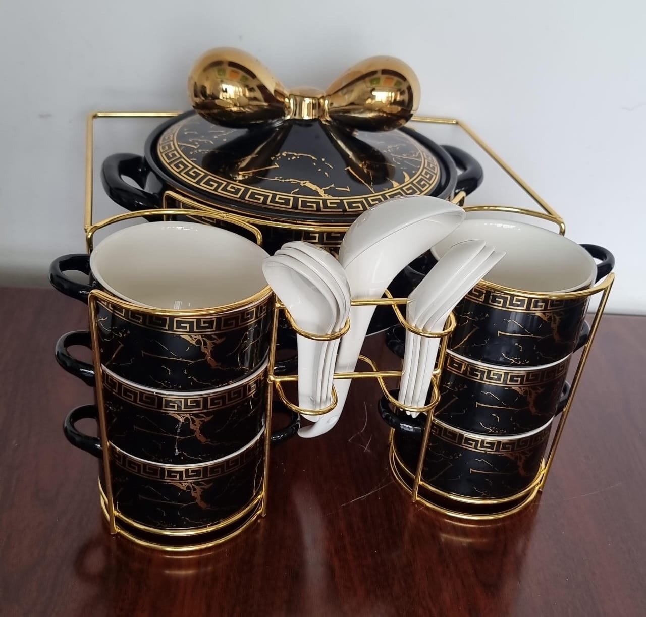 Gucci 16-Piece Ceramic Soup Set + Burner - Image 9